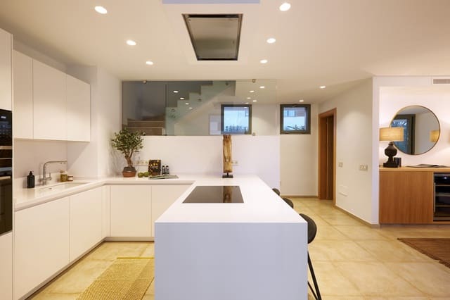 6 slaapkamer Villa te koop in Estepona met zwembad garage - € 1.875.000 (Ref: 9347102)