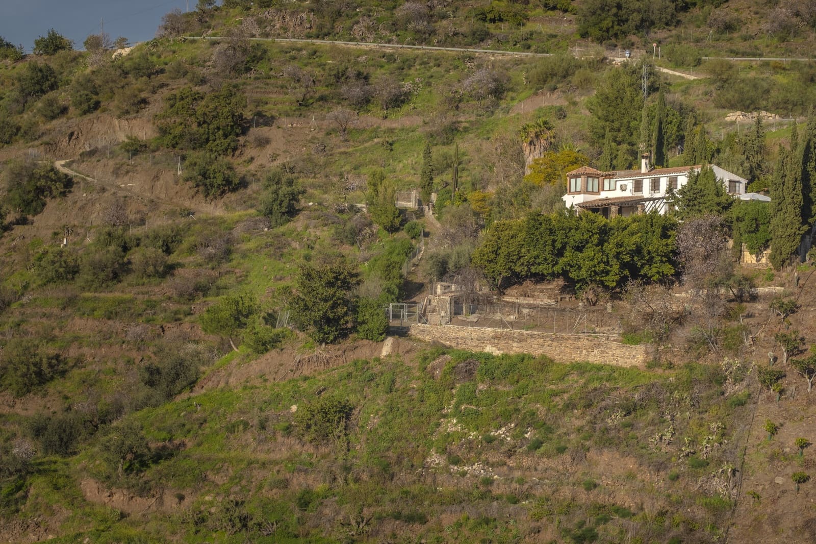 6 soveværelse Villa til salg i Sayalonga med swimmingpool - € 780.000 (Ref: 9349315)