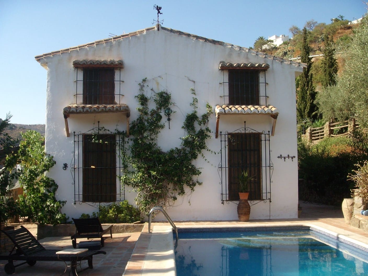 6 bedroom Villa for sale in Sayalonga with pool - € 690,000 (Ref: 9349315)