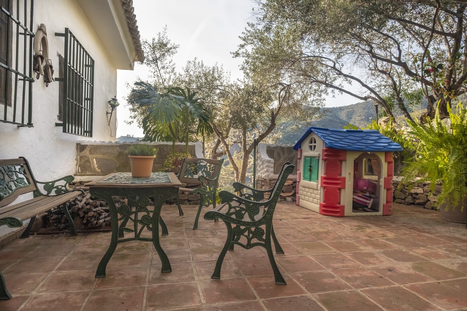 6 bedroom Villa for sale in Sayalonga with pool - € 690,000 (Ref: 9349315)