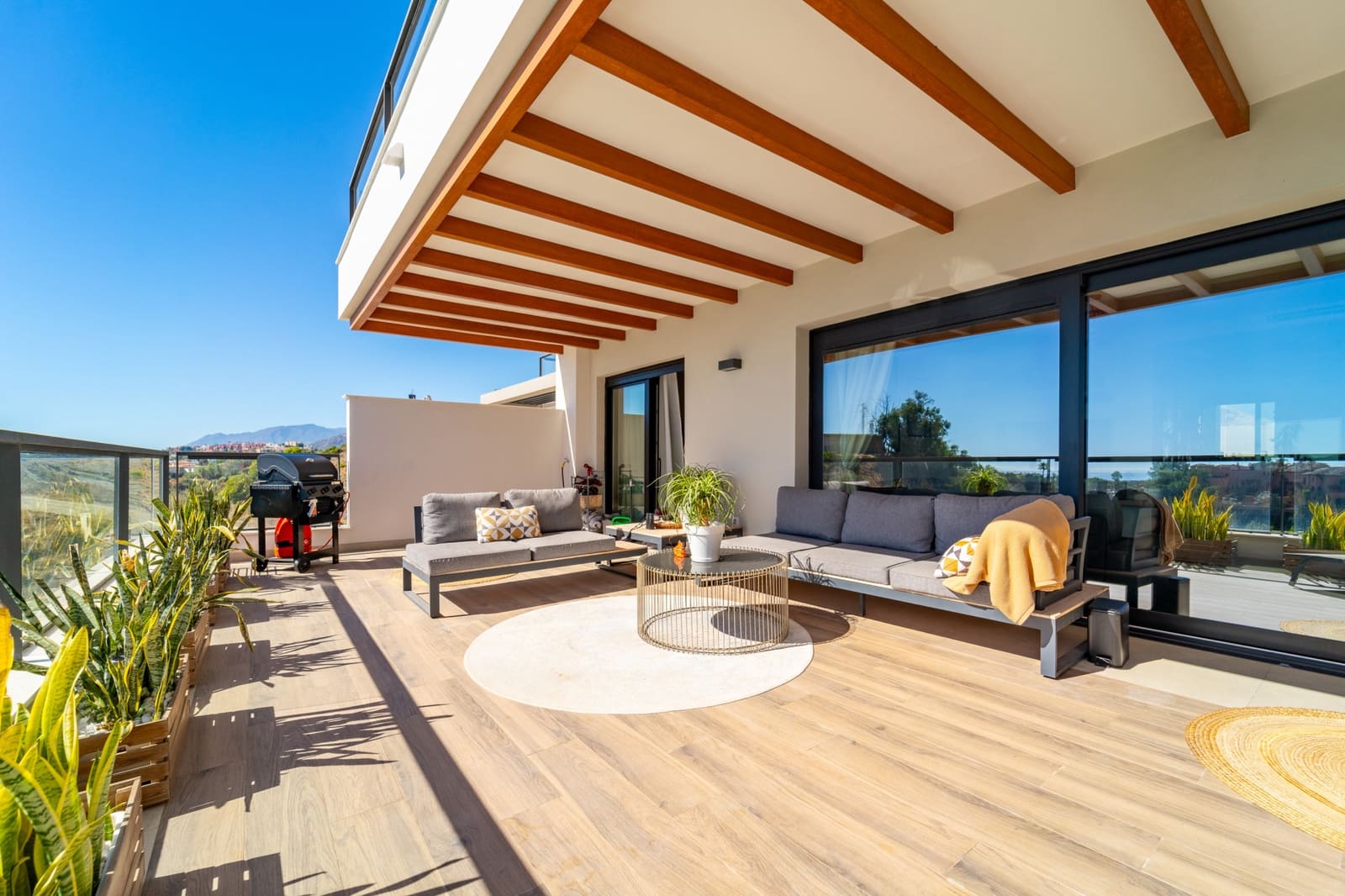 2 slaapkamer Appartement te koop in Marbella met zwembad garage - € 700.000 (Ref: 9359052)