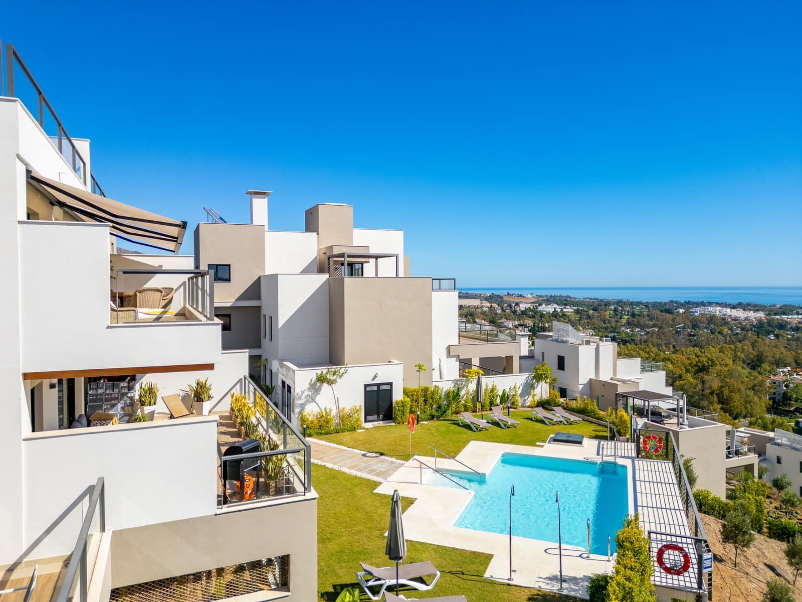 2 slaapkamer Appartement te koop in Marbella met zwembad garage - € 700.000 (Ref: 9359052)