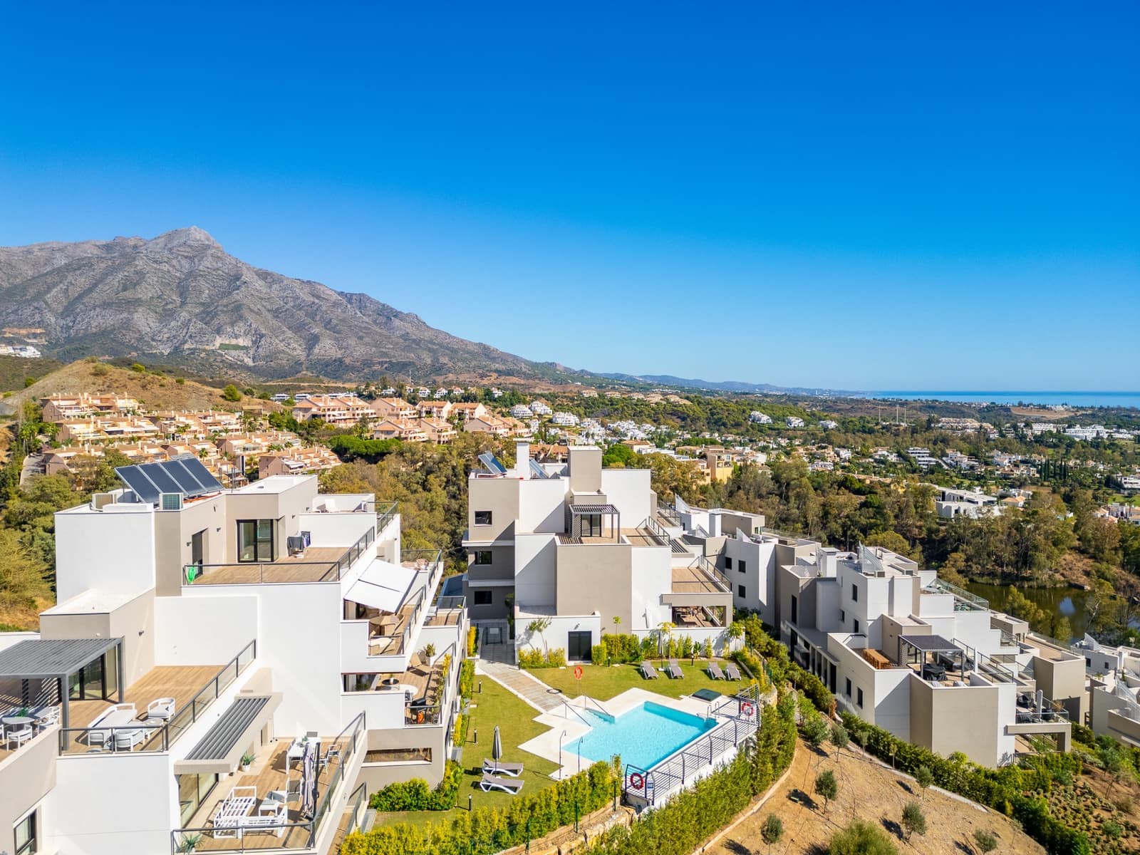 2 slaapkamer Appartement te koop in Marbella met zwembad garage - € 700.000 (Ref: 9359052)