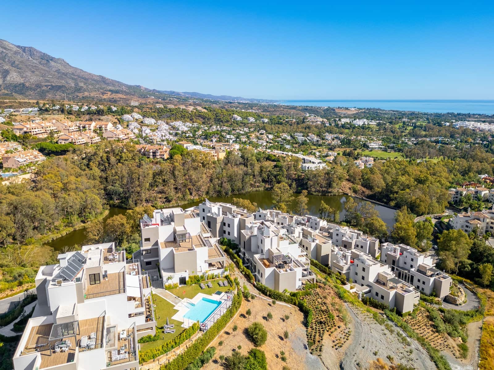 2 slaapkamer Appartement te koop in Marbella met zwembad garage - € 700.000 (Ref: 9359052)