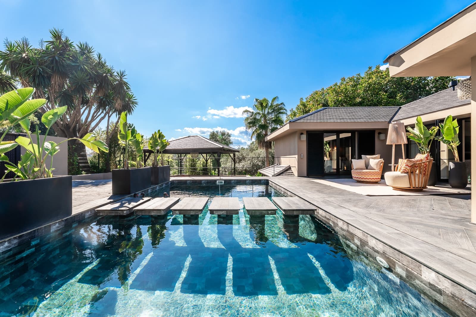 4 bedroom Villa for sale in Guadalmina with pool garage - € 3,695,000 (Ref: 9362286)