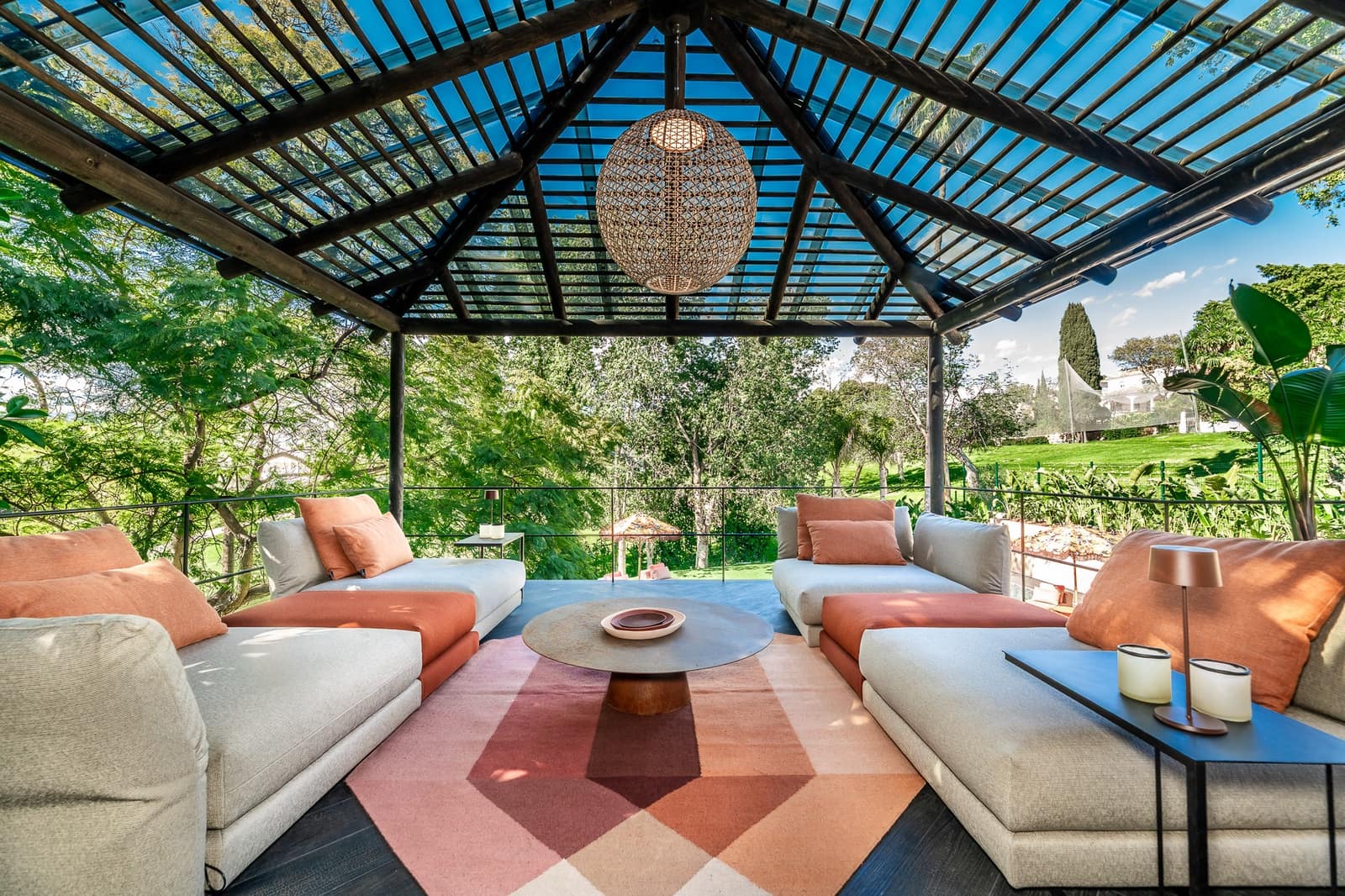 4 bedroom Villa for sale in Guadalmina with pool garage - € 3,695,000 (Ref: 9362286)