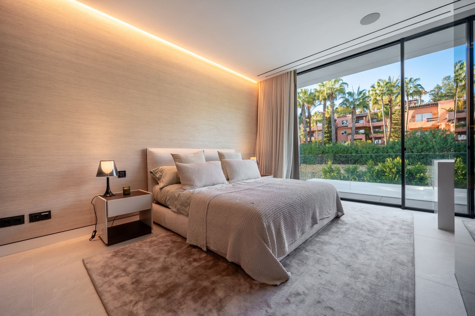 5 Zimmer Villa zu verkaufen in Golden Mile mit Pool Garage - 9.500.000 € (Ref: 9375278)