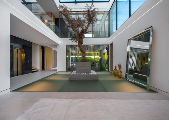 5 Zimmer Villa zu verkaufen in Golden Mile, Marbella mit Pool Garage - 9.500.000 € (Ref: 9375278)