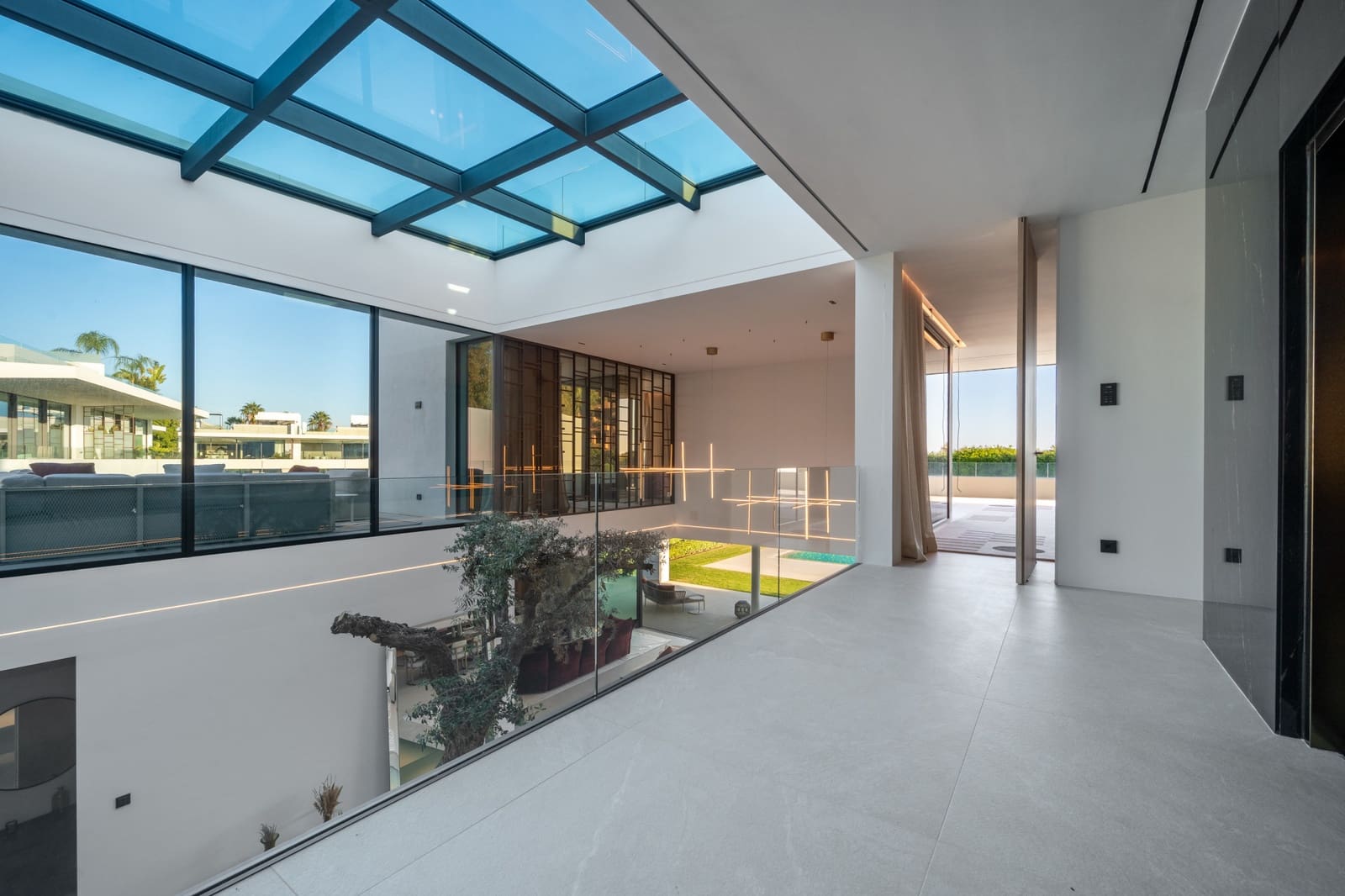 5 soverom Villa til salgs i Golden Mile med svømmebasseng garasje - € 11 300 000 (Ref: 9375278)