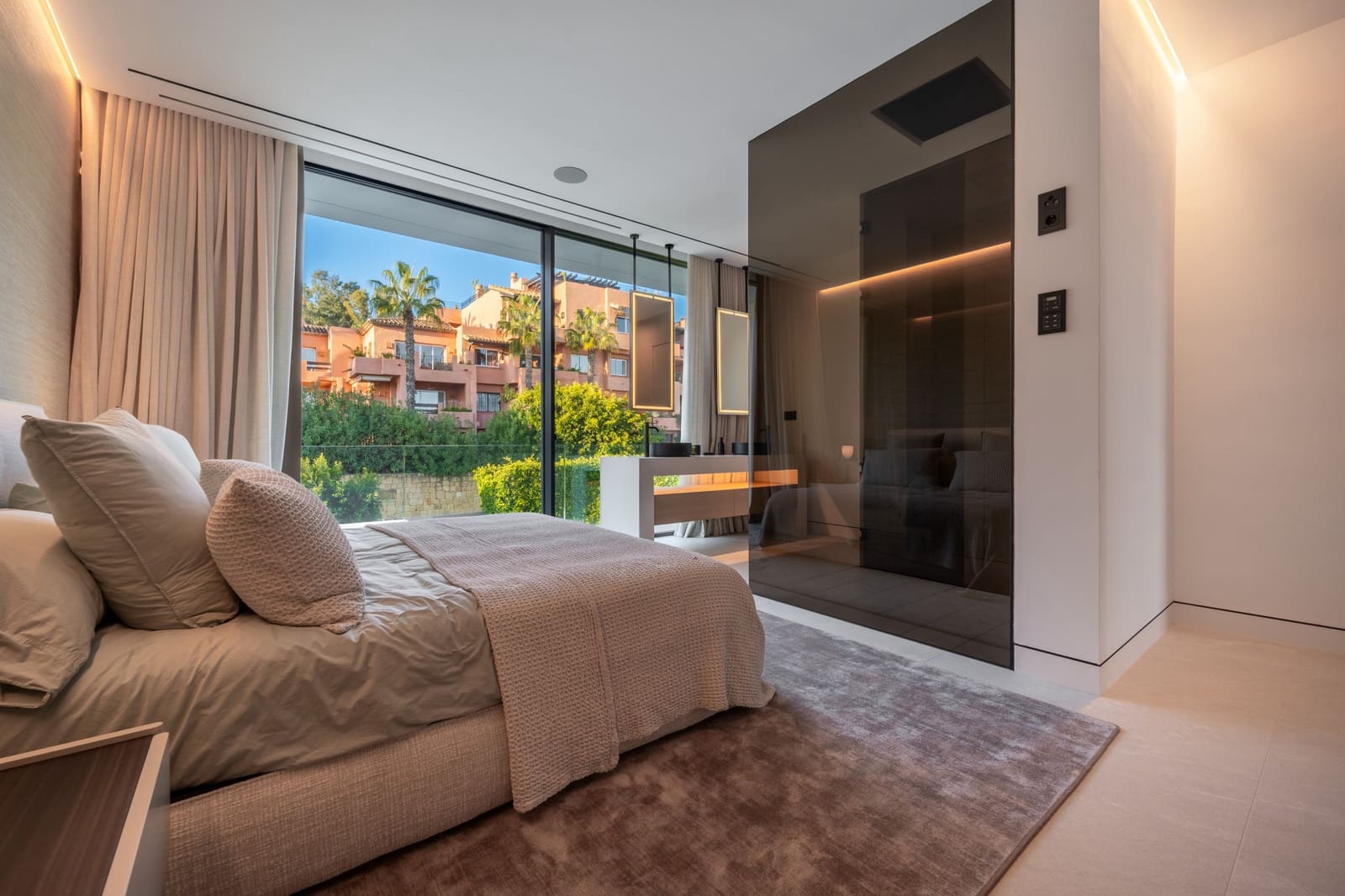 5 soverom Villa til salgs i Golden Mile med svømmebasseng garasje - € 11 300 000 (Ref: 9375278)