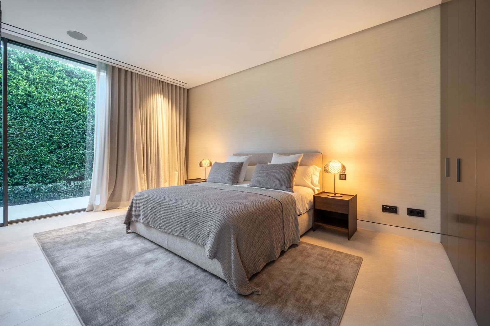 5 soverom Villa til salgs i Golden Mile med svømmebasseng garasje - € 11 300 000 (Ref: 9375278)