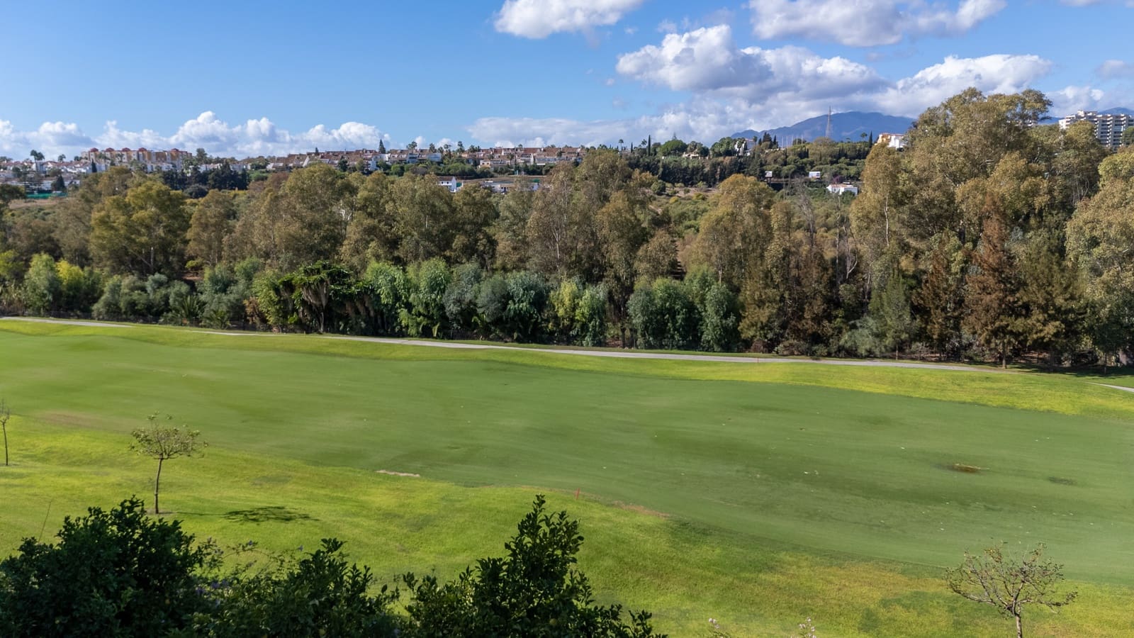 Byggetomt til salgs i Guadalmina - € 985 000 (Ref: 9375279)