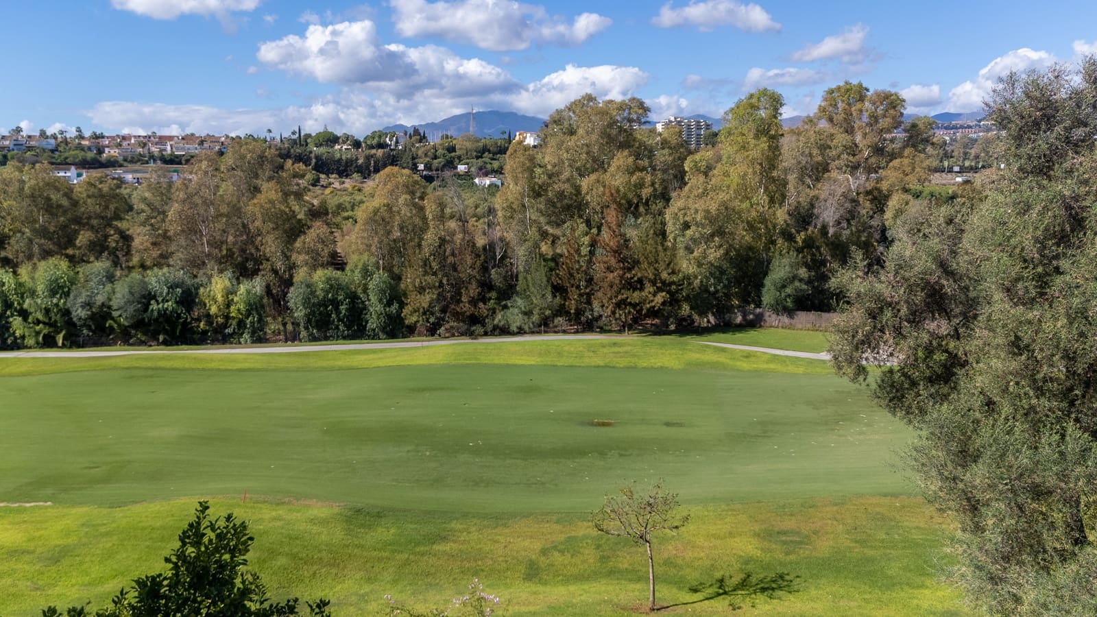 Byggetomt til salgs i Guadalmina - € 985 000 (Ref: 9375279)