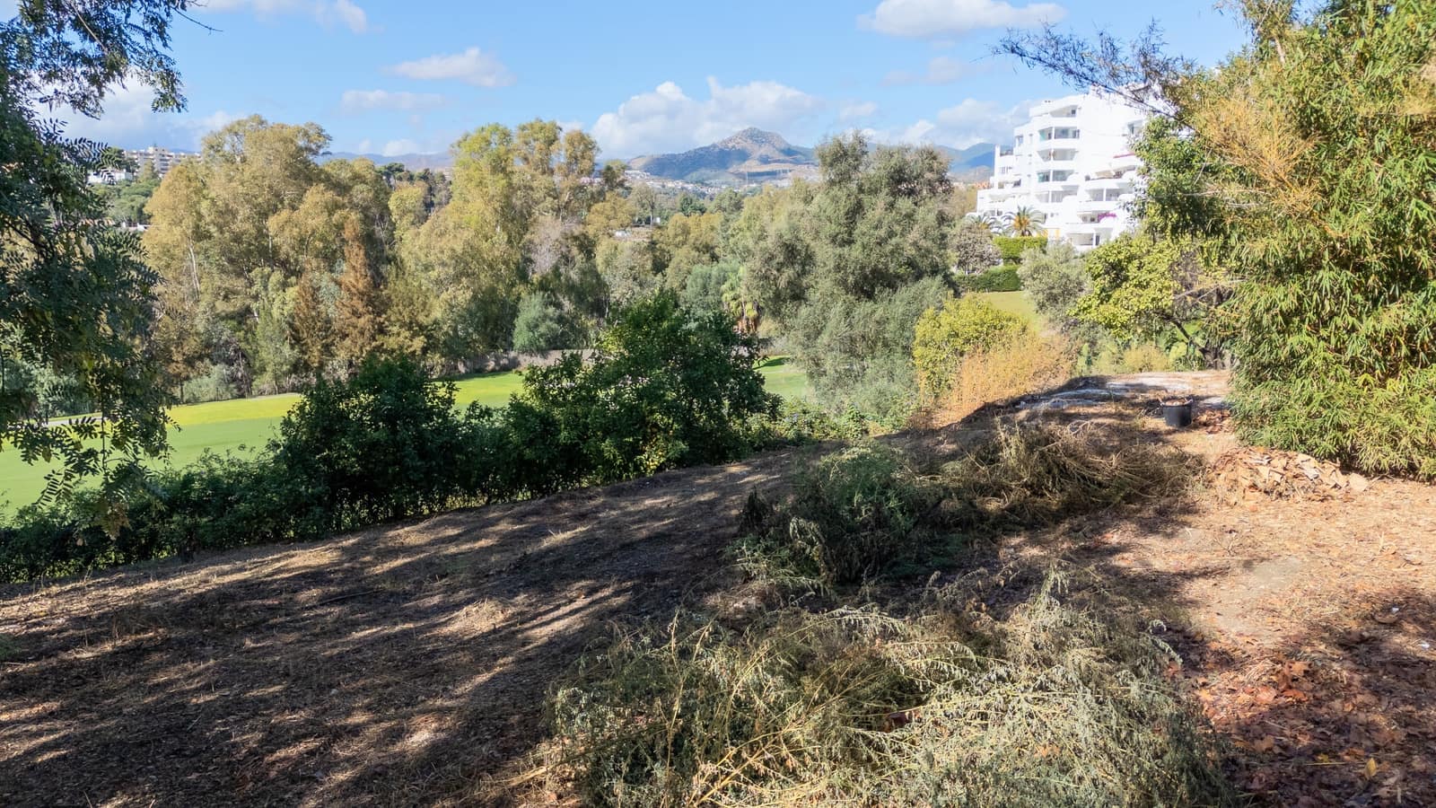 Byggetomt til salgs i Guadalmina - € 985 000 (Ref: 9375279)