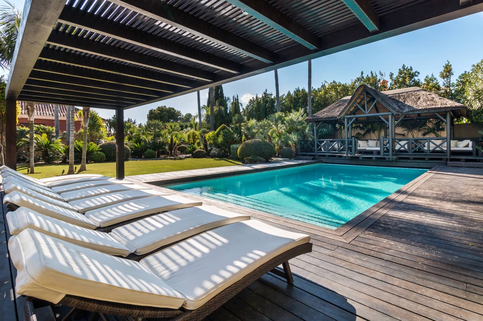 5 bedroom Villa for sale in Marbella with pool garage - € 3,950,000 (Ref: 9378900)