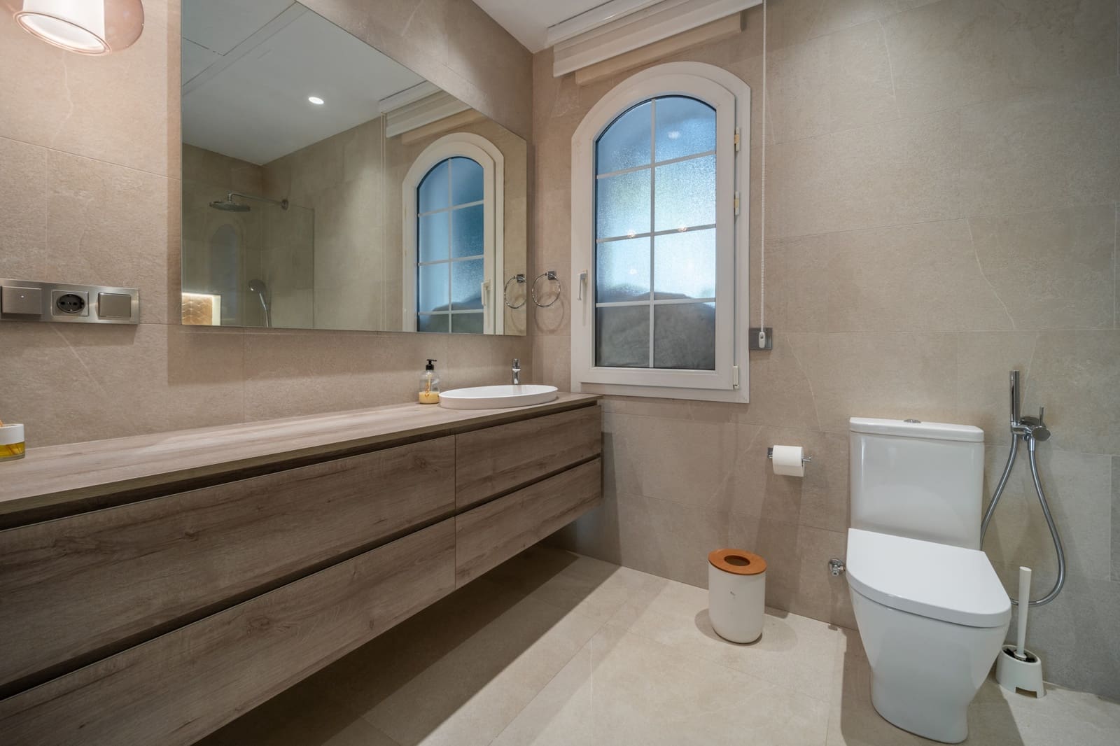 5 bedroom Villa for sale in Marbella with pool garage - € 3,950,000 (Ref: 9378900)