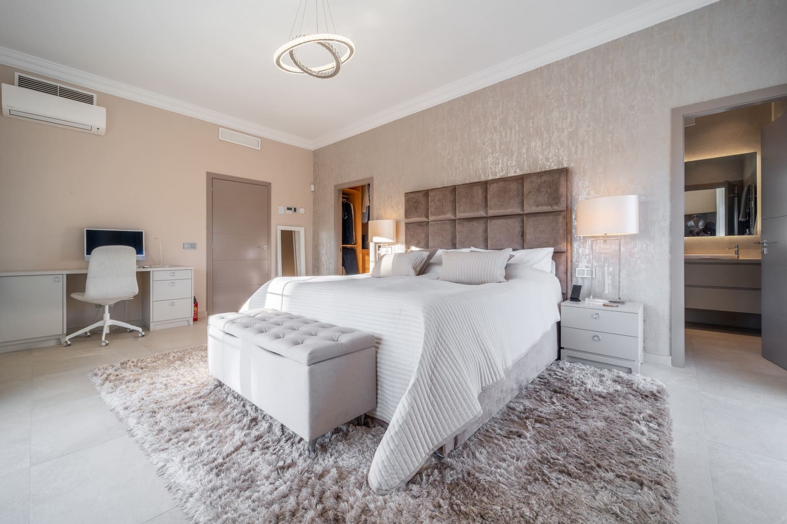 5 bedroom Villa for sale in Marbella with pool garage - € 3,950,000 (Ref: 9378900)