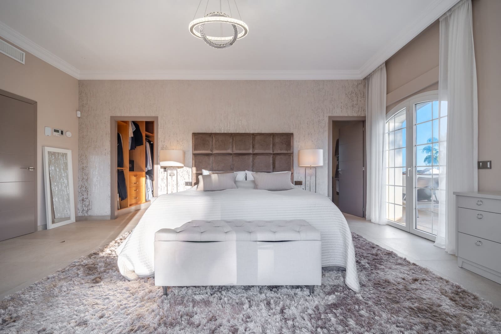 5 bedroom Villa for sale in Marbella with pool garage - € 3,950,000 (Ref: 9378900)