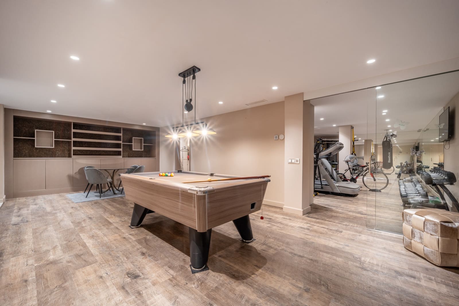 5 bedroom Villa for sale in Marbella with pool garage - € 3,950,000 (Ref: 9378900)