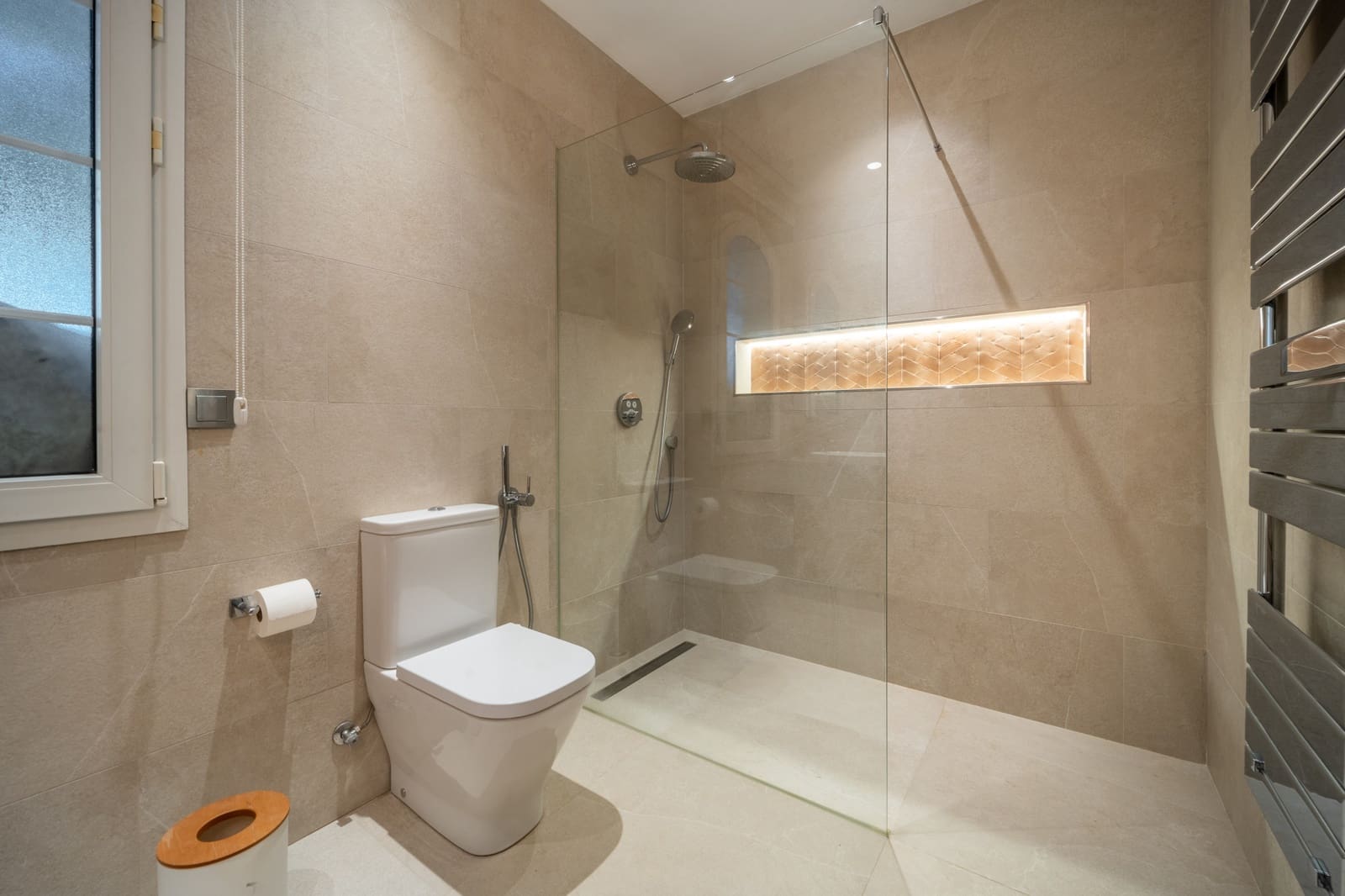 5 bedroom Villa for sale in Marbella with pool garage - € 3,950,000 (Ref: 9378900)