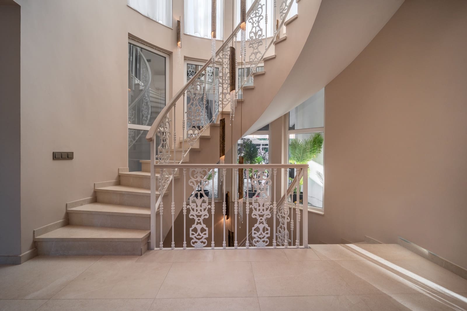 5 bedroom Villa for sale in Marbella with pool garage - € 3,950,000 (Ref: 9378900)