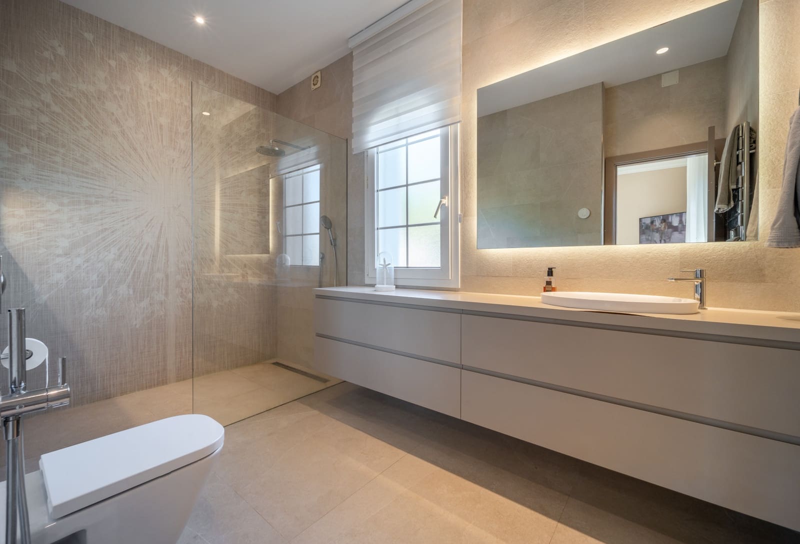 5 bedroom Villa for sale in Marbella with pool garage - € 3,950,000 (Ref: 9378900)