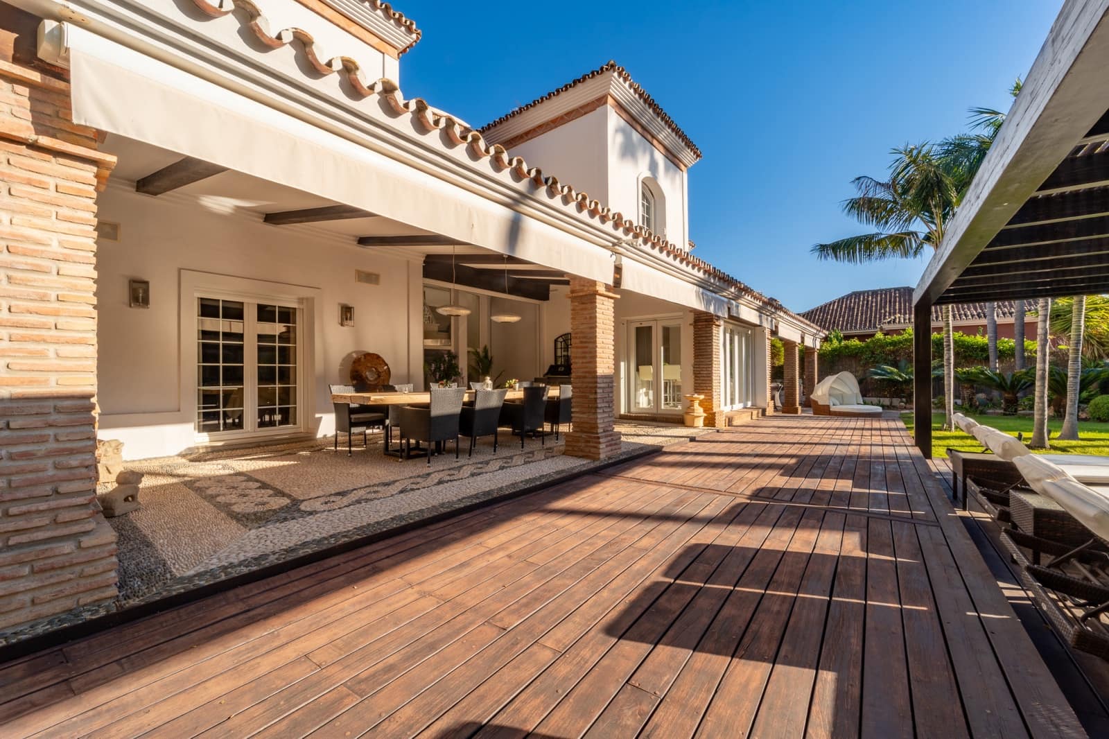 5 bedroom Villa for sale in Marbella with pool garage - € 3,950,000 (Ref: 9378900)