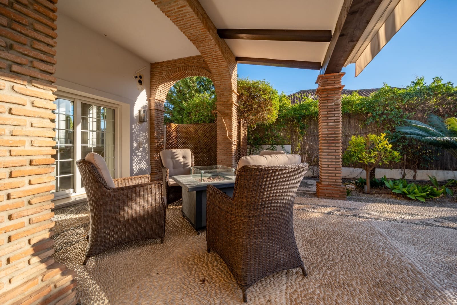 5 bedroom Villa for sale in Marbella with pool garage - € 3,950,000 (Ref: 9378900)