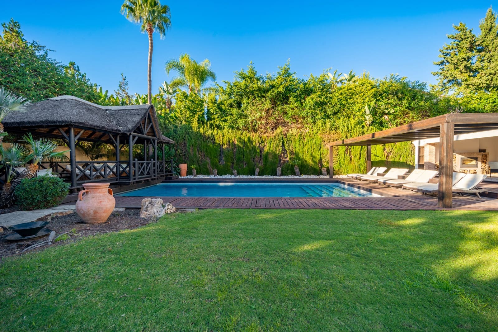 5 bedroom Villa for sale in Marbella with pool garage - € 3,950,000 (Ref: 9378900)