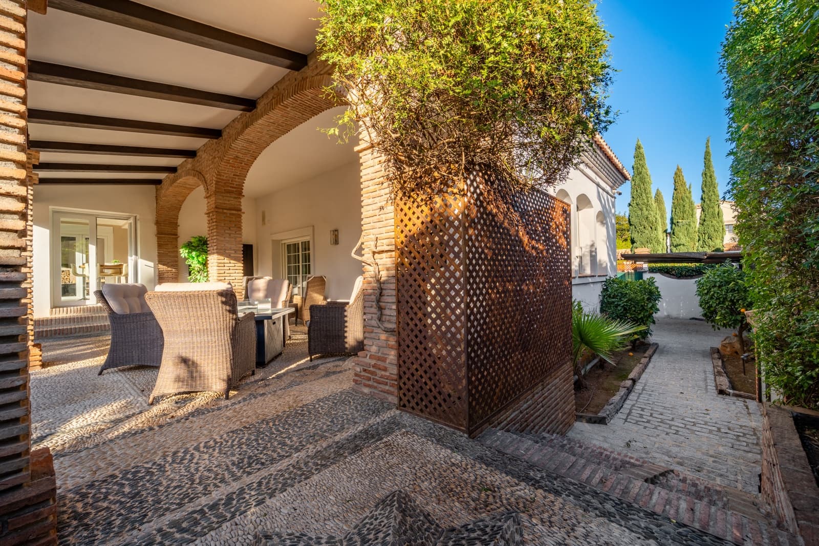 5 bedroom Villa for sale in Marbella with pool garage - € 3,950,000 (Ref: 9378900)