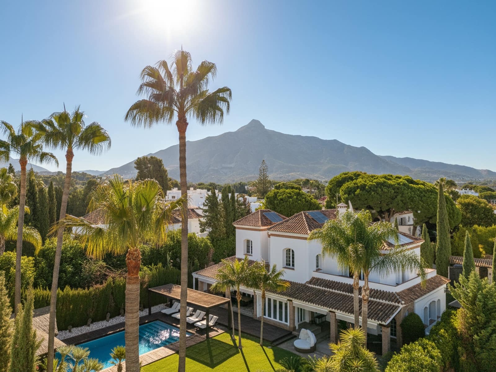 5 bedroom Villa for sale in Marbella with pool garage - € 3,950,000 (Ref: 9378900)