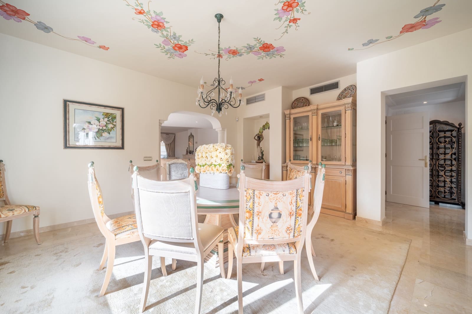 3 bedroom Villa for sale in Marbella with pool garage - € 1,895,000 (Ref: 9378901)