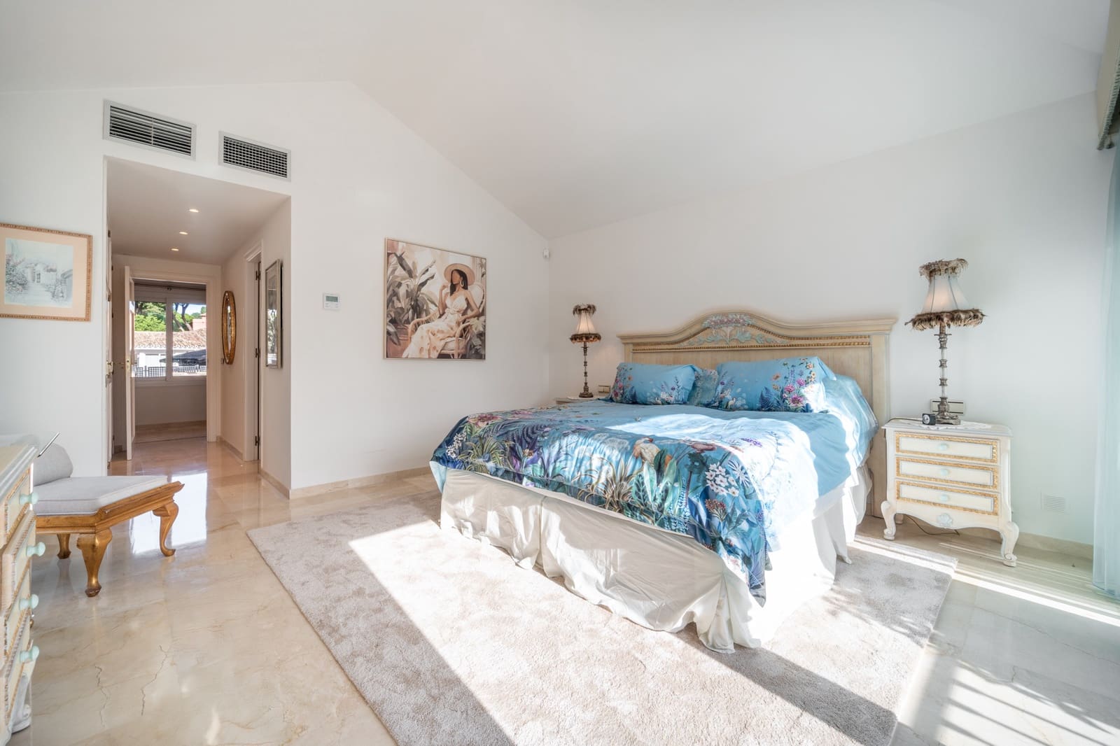 3 bedroom Villa for sale in Marbella with pool garage - € 1,895,000 (Ref: 9378901)