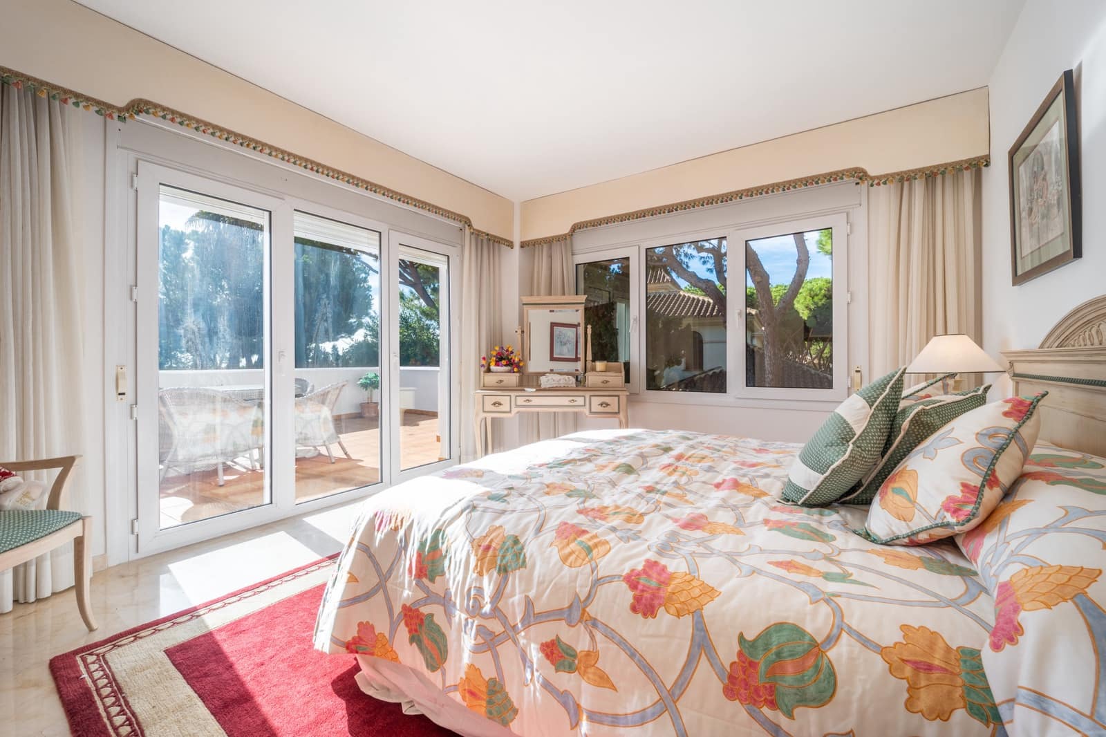 3 bedroom Villa for sale in Marbella with pool garage - € 1,895,000 (Ref: 9378901)