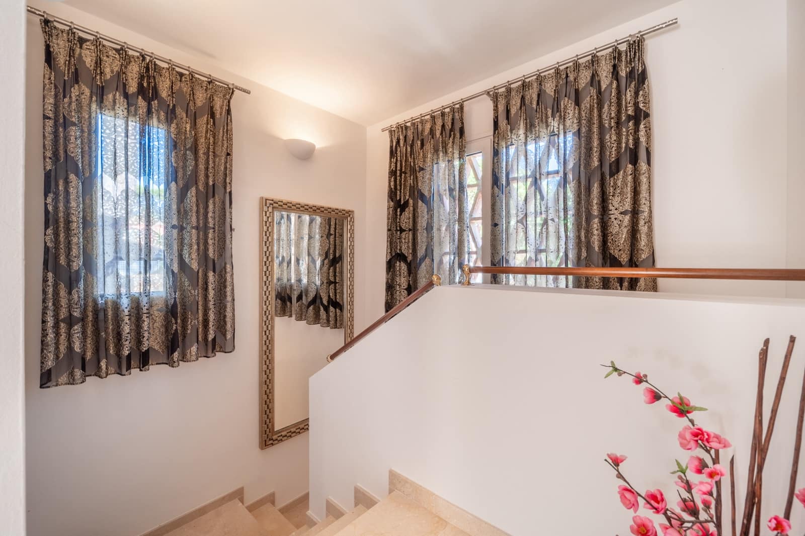 3 bedroom Villa for sale in Marbella with pool garage - € 1,895,000 (Ref: 9378901)