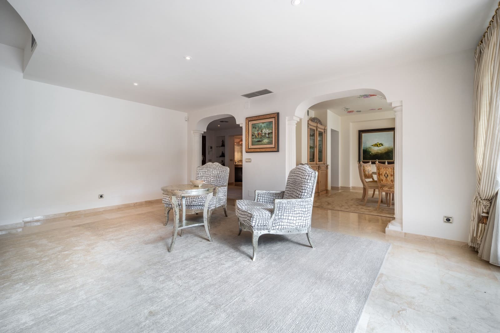 3 bedroom Villa for sale in Marbella with pool garage - € 1,895,000 (Ref: 9378901)