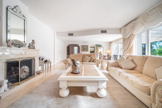 3 quarto Moradia para venda em Marbella com piscina garagem - 1 895 000 € (Ref: 9378901)