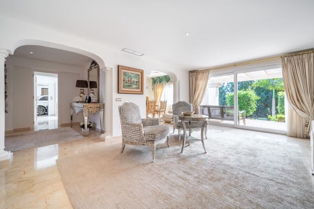 3 quarto Moradia para venda em Marbella com piscina garagem - 1 895 000 € (Ref: 9378901)