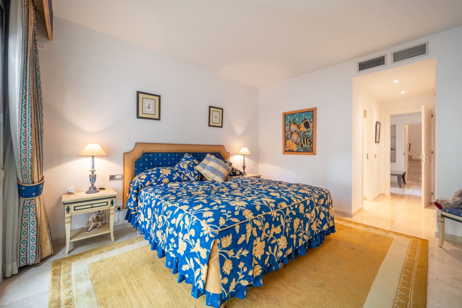 3 bedroom Villa for sale in Marbella with pool garage - € 1,895,000 (Ref: 9378901)