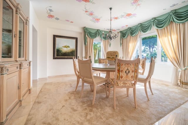 3 quarto Moradia para venda em Marbella com piscina garagem - 1 895 000 € (Ref: 9378901)