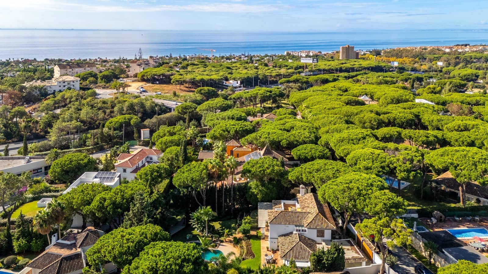 3 bedroom Villa for sale in Marbella with pool garage - € 1,895,000 (Ref: 9378901)