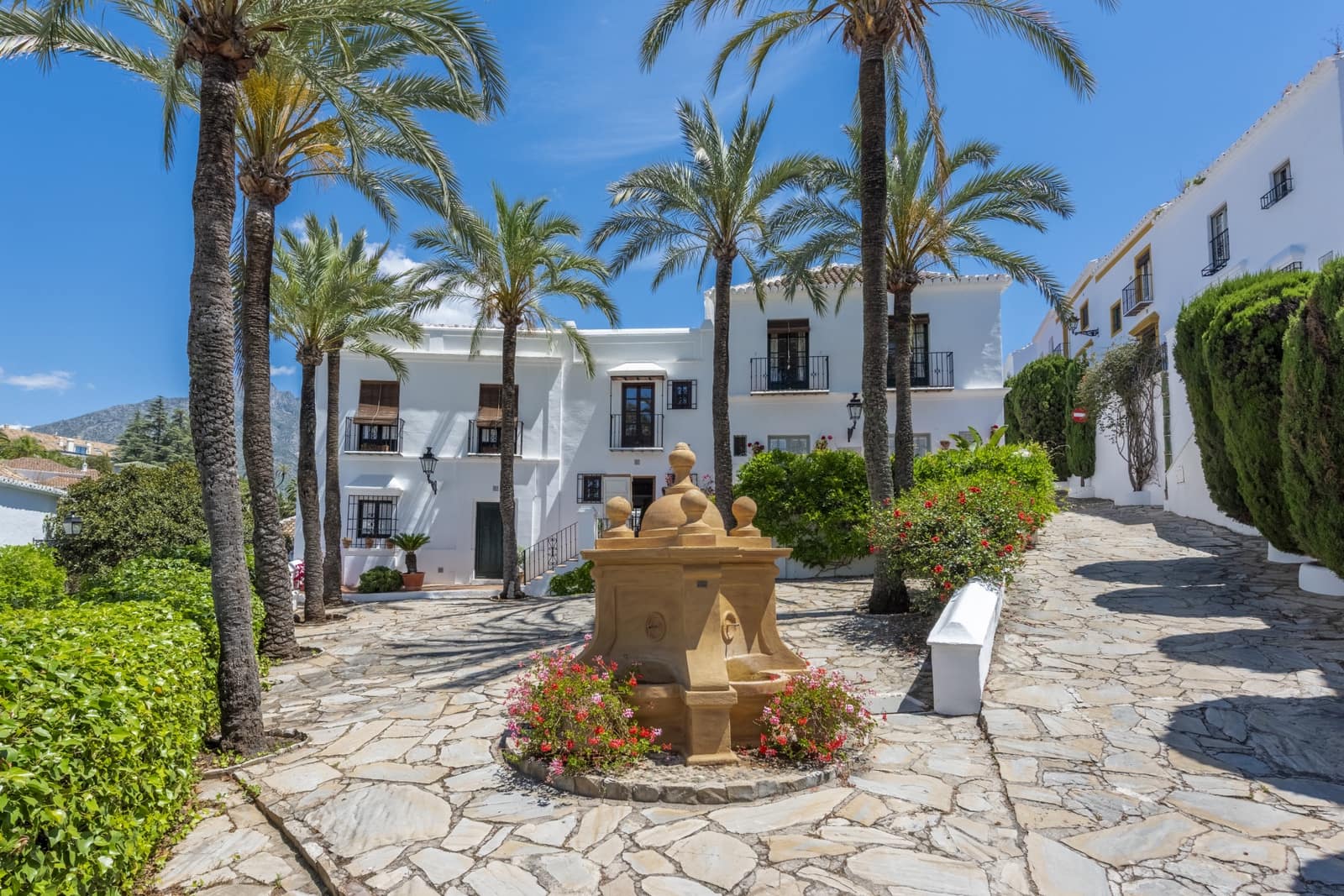 2 sypialnia Dom na sprzedaż w Marbella z basenem - 995 000 € (Ref: 9378902)