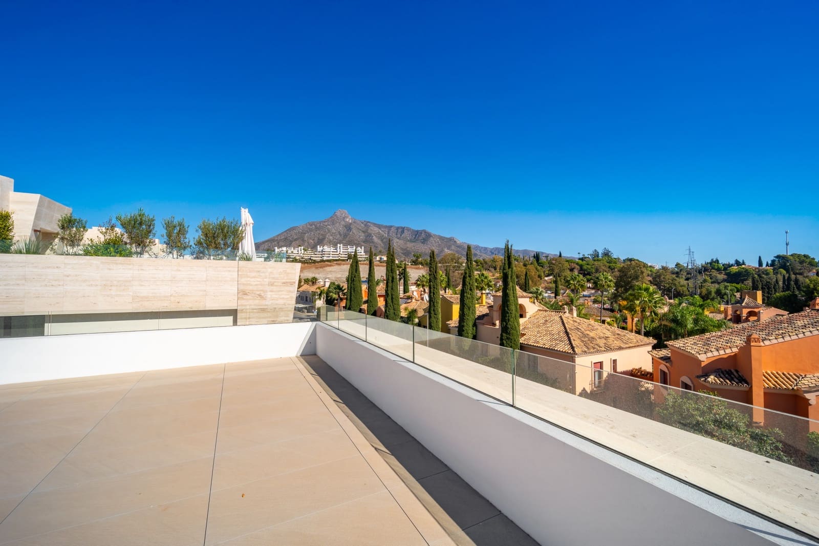 3 chambre Penthouse à vendre à Marbella avec piscine garage - 6 500 000 € (Ref: 9382524)