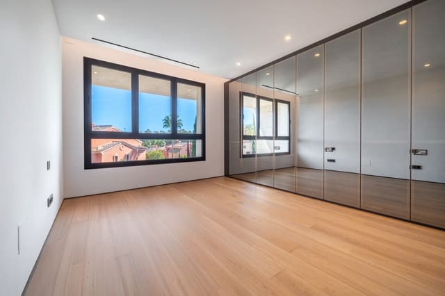 3 makuuhuone Kattohuoneisto myytävänä paikassa Marbella mukana uima-altaan 
autotalli - 6 500 000 € (Ref: 9382524)
