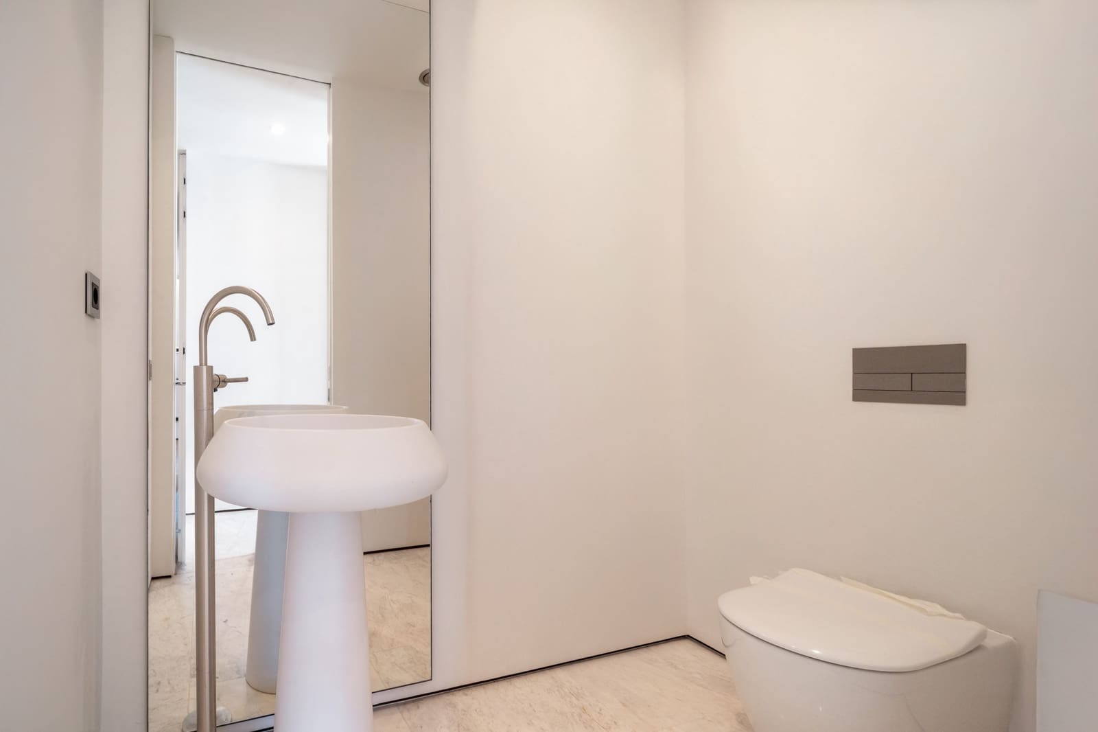 3 bedroom Penthouse for sale in Marbella with pool garage - € 6,500,000 (Ref: 9382524)
