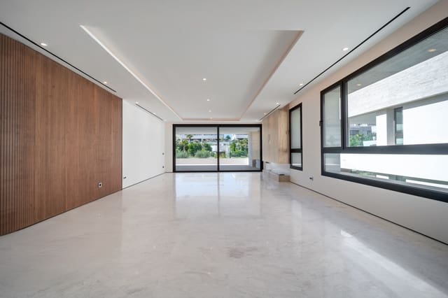 3 soverom Penthouse til salgs i Marbella med svømmebasseng garasje - € 6 500 000 (Ref: 9387742)