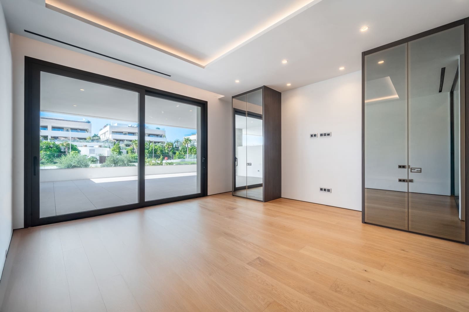 3 bedroom Penthouse for sale in Marbella with pool garage - € 6,500,000 (Ref: 9387742)