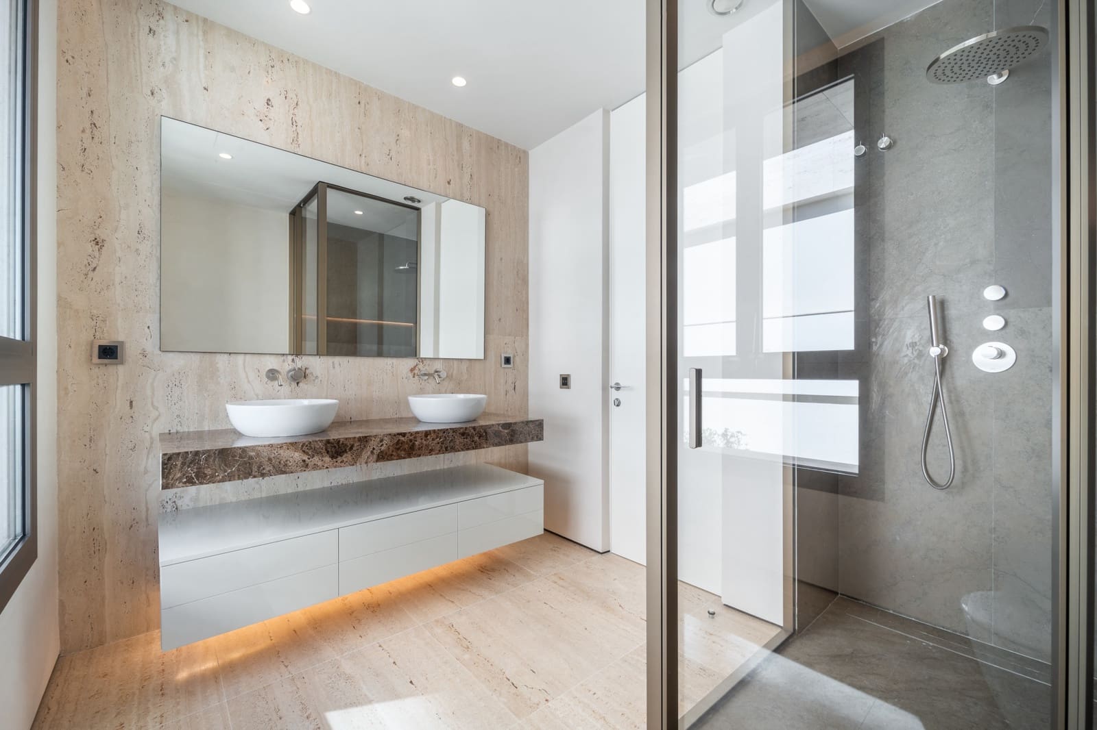 3 bedroom Penthouse for sale in Marbella with pool garage - € 6,500,000 (Ref: 9387742)