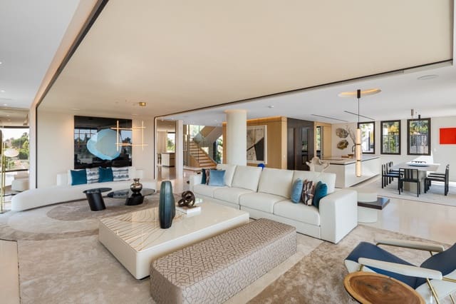 5 bedroom Villa for sale in Marbella with pool garage - € 14,995,000 (Ref: 9395868)