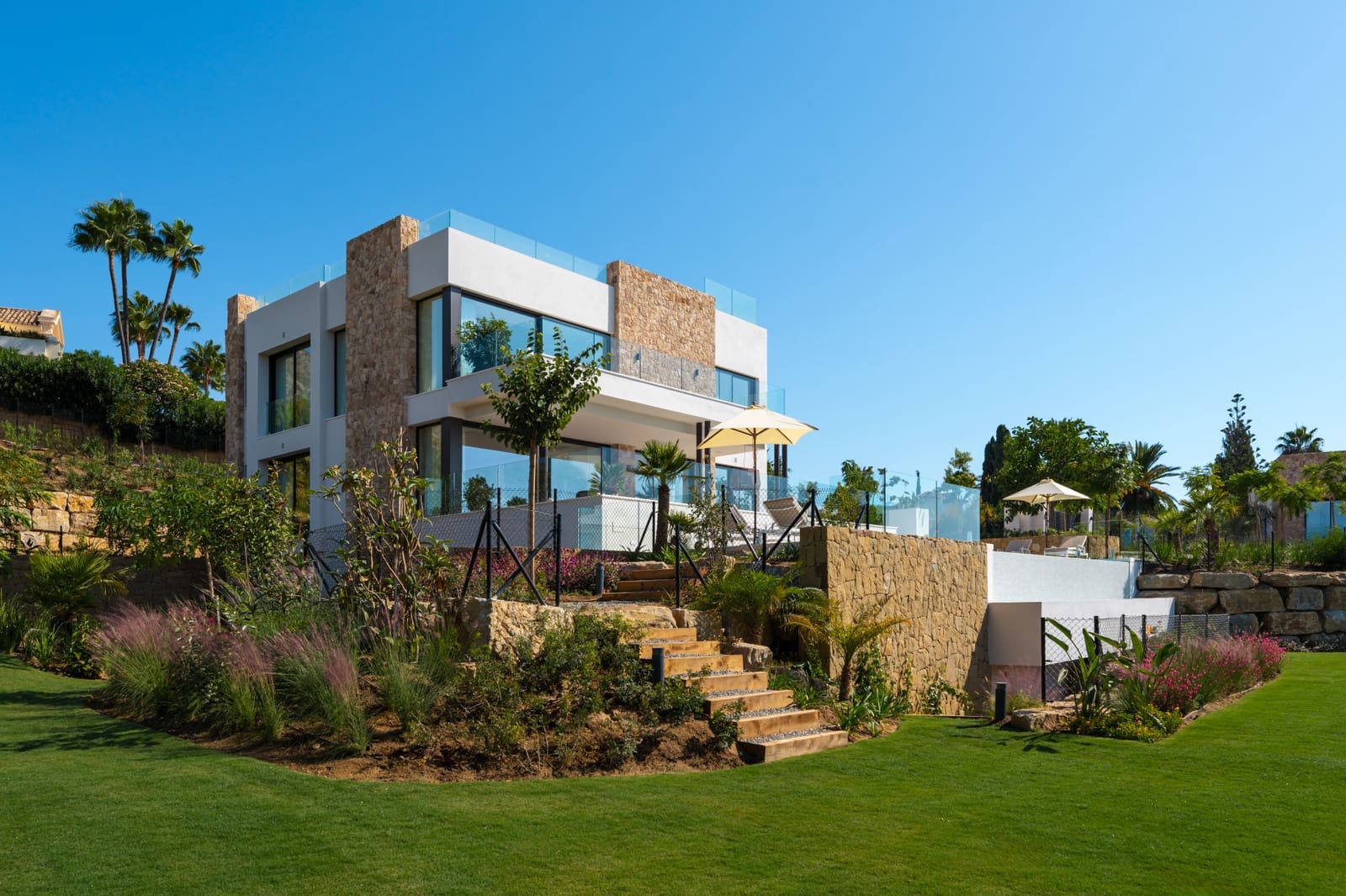 5 bedroom Villa for sale in Marbella with pool garage - € 14,900,000 (Ref: 9395868)
